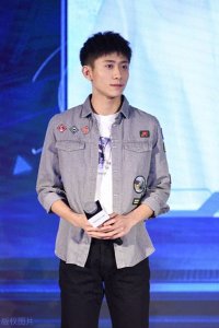 张一山与宋妍霏恋情曝光?三年恋爱终有实锤,富硒姐姐鸡蛋讲述