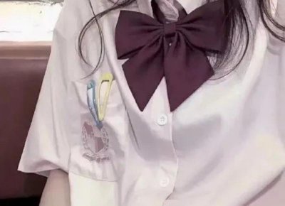 和一个人谈恋爱的前提条件(谈恋爱基本的前提条件)