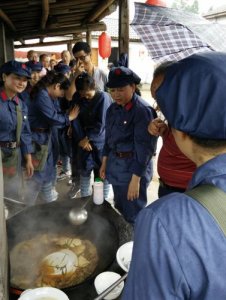 红米饭南瓜汤出自哪一首革命歌曲(红米饭南瓜汤出处介绍)