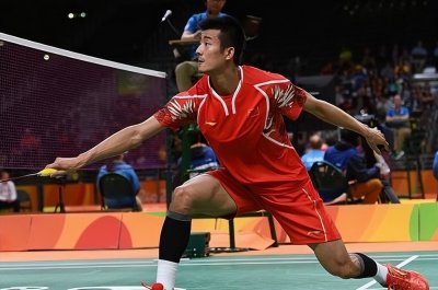 打羽毛球是个总概念,打下面包括两层含义,一是打,二是切或者削