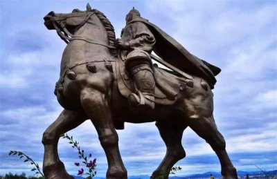 中国近代大汉奸汪精卫:墓地被150公斤炸药炸开,发现一首绝命诗