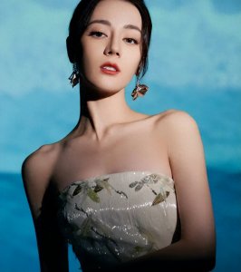 迪丽热巴:外貌甜美,气质出众,演技出色,未来能否成为国际巨星