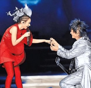 阿沁回应与詹雯婷分手原因 称在沟通中发现不适合