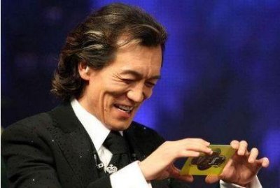 李咏去世两年后,50岁的妻子哈文也官宣喜讯,走出悲伤拥抱爱!