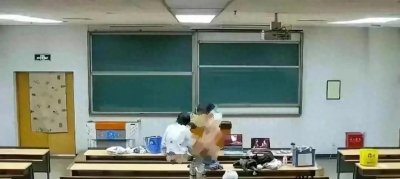 某大学401“教室门”不雅视频流出,同学揭露细节,真的毁三观