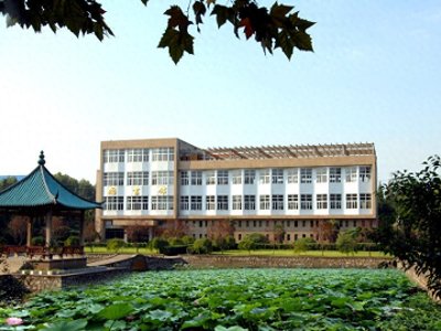 考上陆军工程大学,不管有没有军籍,免学费、住宿费,伙食有补助