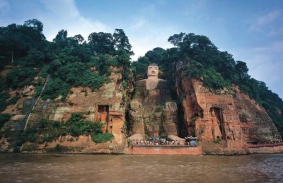 揭秘:四川千年古佛,每次闭眼流泪就有灾难发生,这是真的吗?