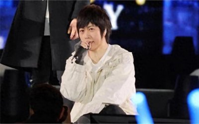 五月天主唱阿信深夜发长文,回应“假唱风波”!人民日报发声!媒